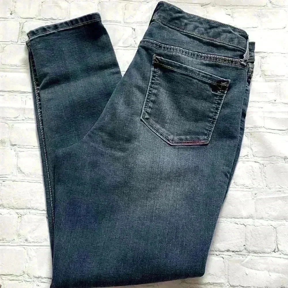 Jessica Simpson high-rise forever, rolled ankle jeans